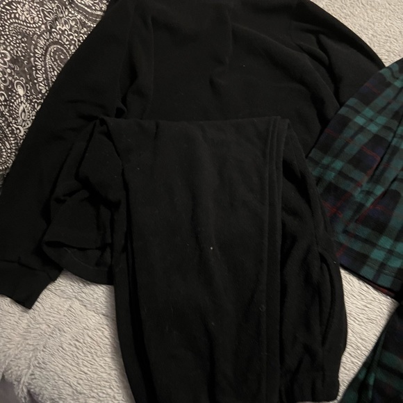 Two pair of fleece lounging sets - Picture 3 of 8